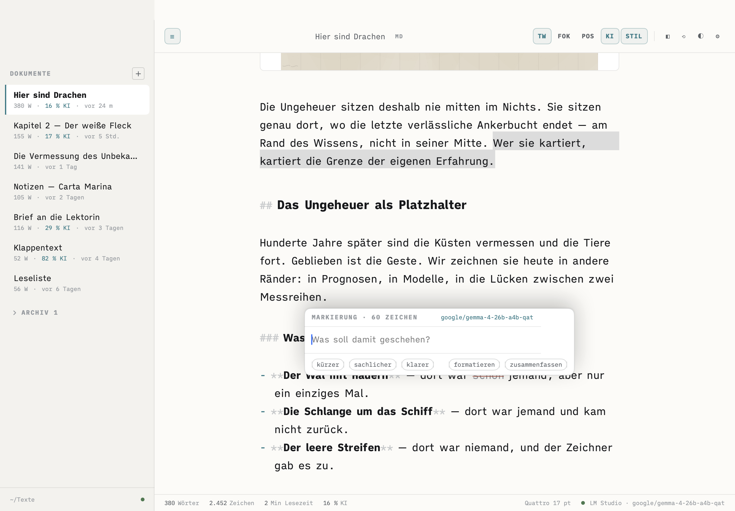 Eine markierte Passage im Text, darunter ein kleines Eingabefeld mit den Vorschlägen kürzer, sachlicher, klarer, formatieren, zusammenfassen.