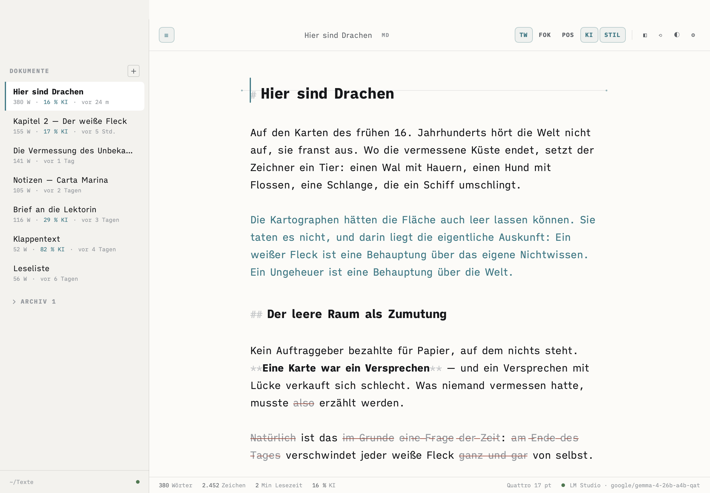 Das Fenster von CyBERWRITER: links die Dokumentenliste mit Wortzahl und KI-Anteil, in der Mitte der Text, farbig hervorgehoben die vom Modell geschriebene Passage.